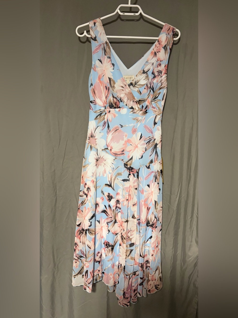 Sleeveless V-Neck Floral Midi Dress in Light Blue and Pink